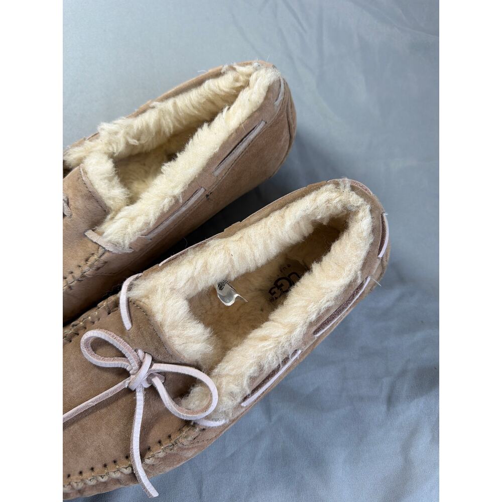 Ugg Slippers Dakota Model women's size 6 - Picture 3 of 6